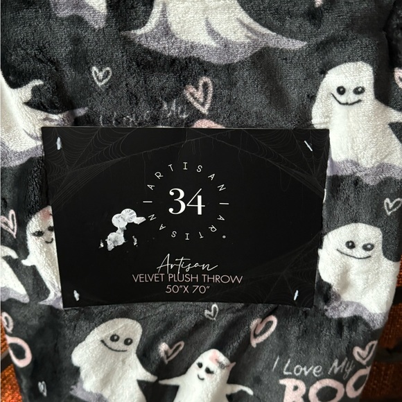 BLACK HALLOWEEN PLUSH THROW BLANKET W/ LOVE GHOSTS “YOU’RE MY BOO” NEW - Picture 2 of 9